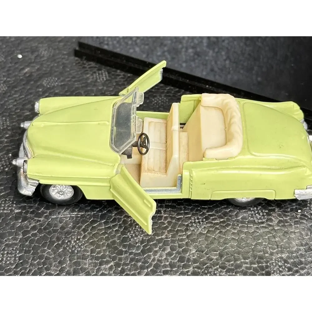 A8 Vintage Diecast Convertible Car Lime Green 1950s Style w/ Case Thailand Made